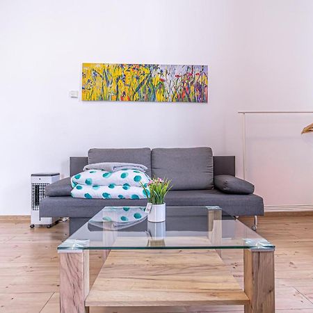 6 Min To Amusement Park - Economy Rooms In Shared Apartment Vienne Extérieur photo
