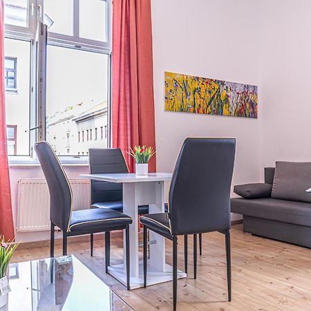 6 Min To Amusement Park - Economy Rooms In Shared Apartment Vienne Extérieur photo